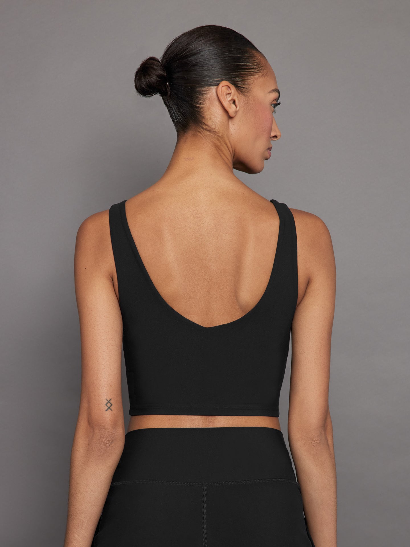 V-Neck Longline Bra in Melt | Black