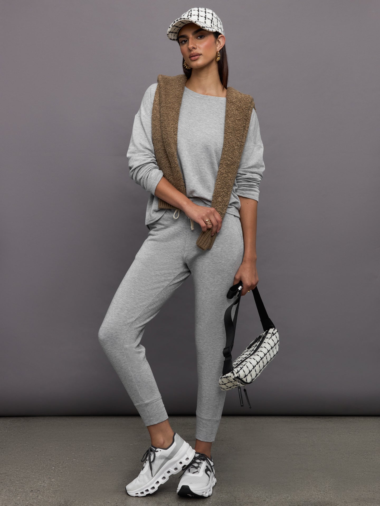 Carbon38 | Pullover Sweatshirt | Heather Grey