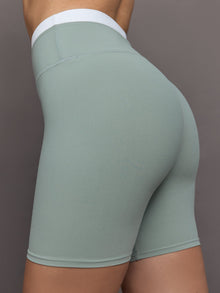 Contrast Melt Biker Short | Sage/White