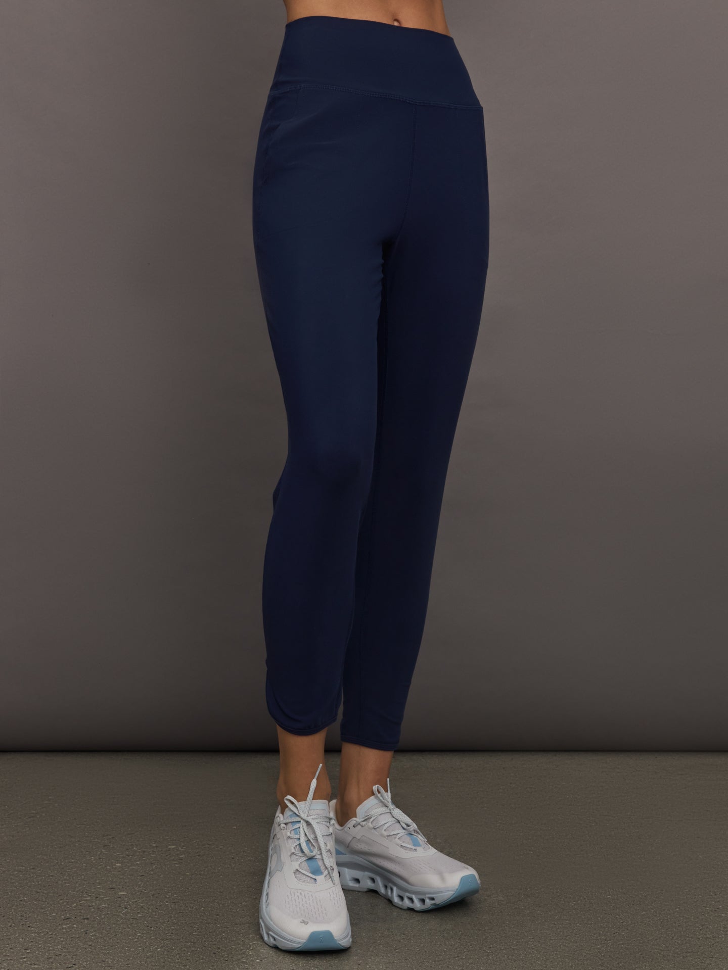 Jogger in Melt | Navy Blazer