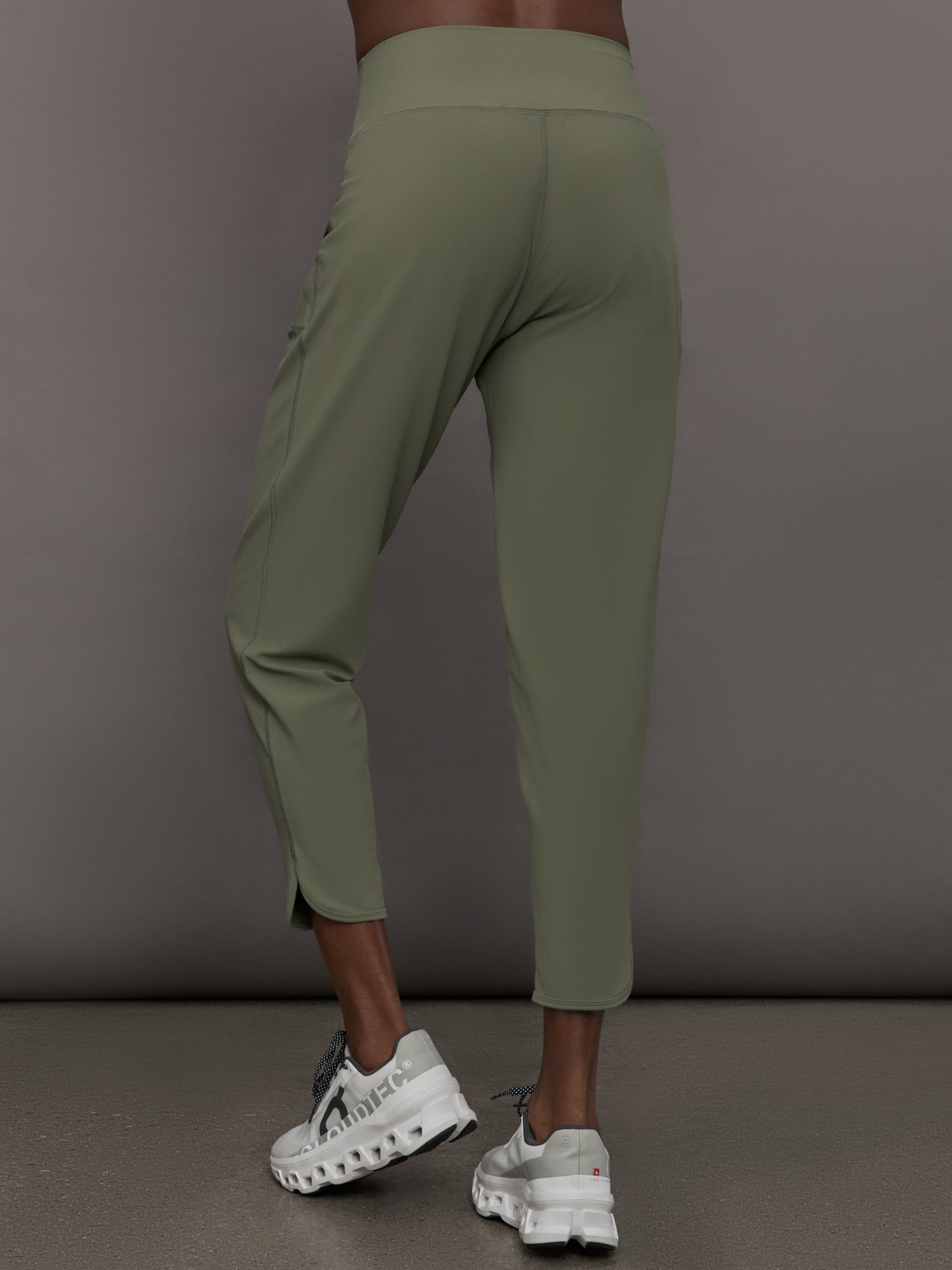 Jogger in Melt | Moss