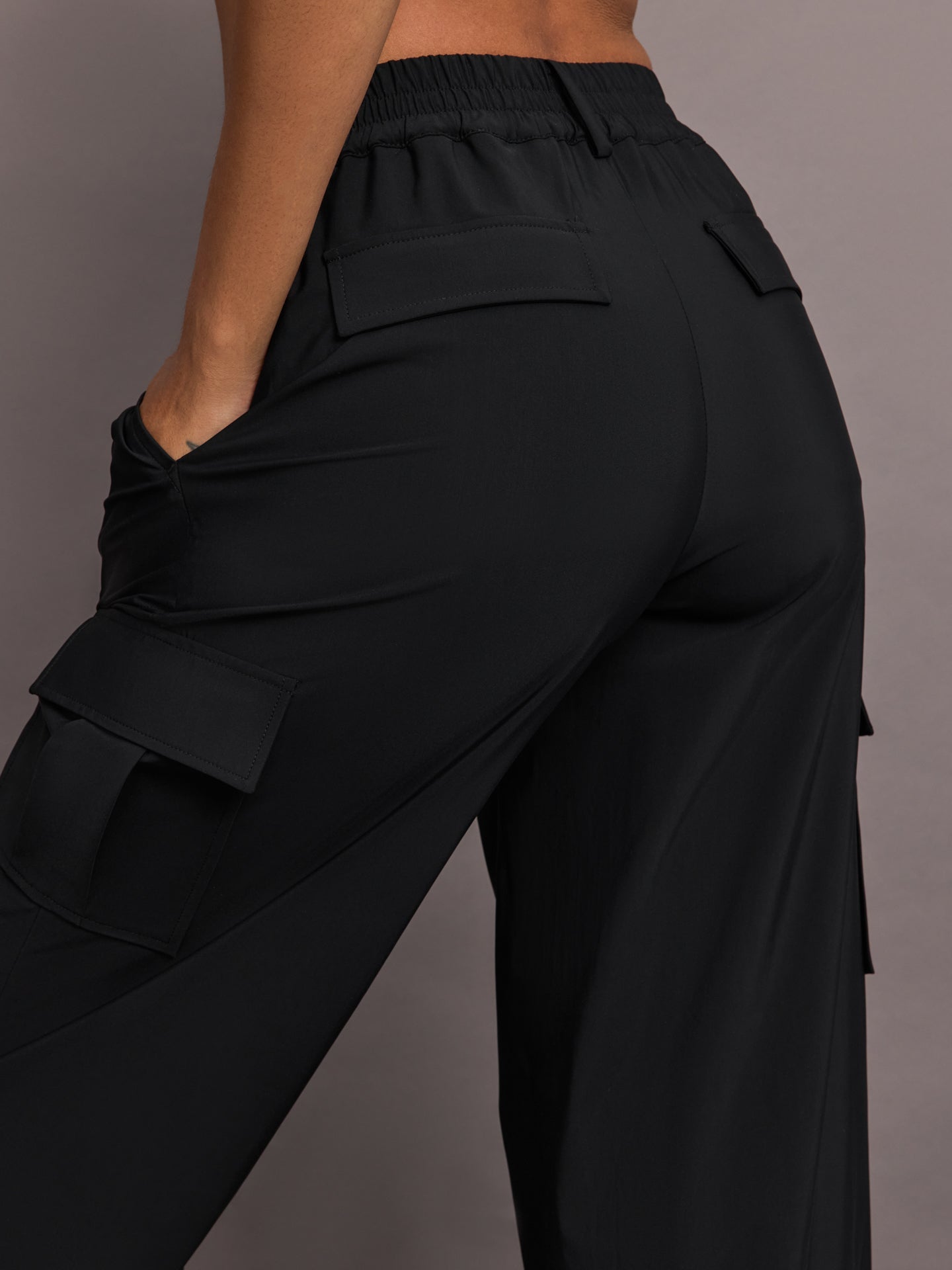 Carbon38 | Stretch Woven Wide Leg Cargo Pant | Black