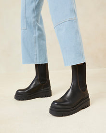 Carlota Chunky Lug Boot | Black/Black