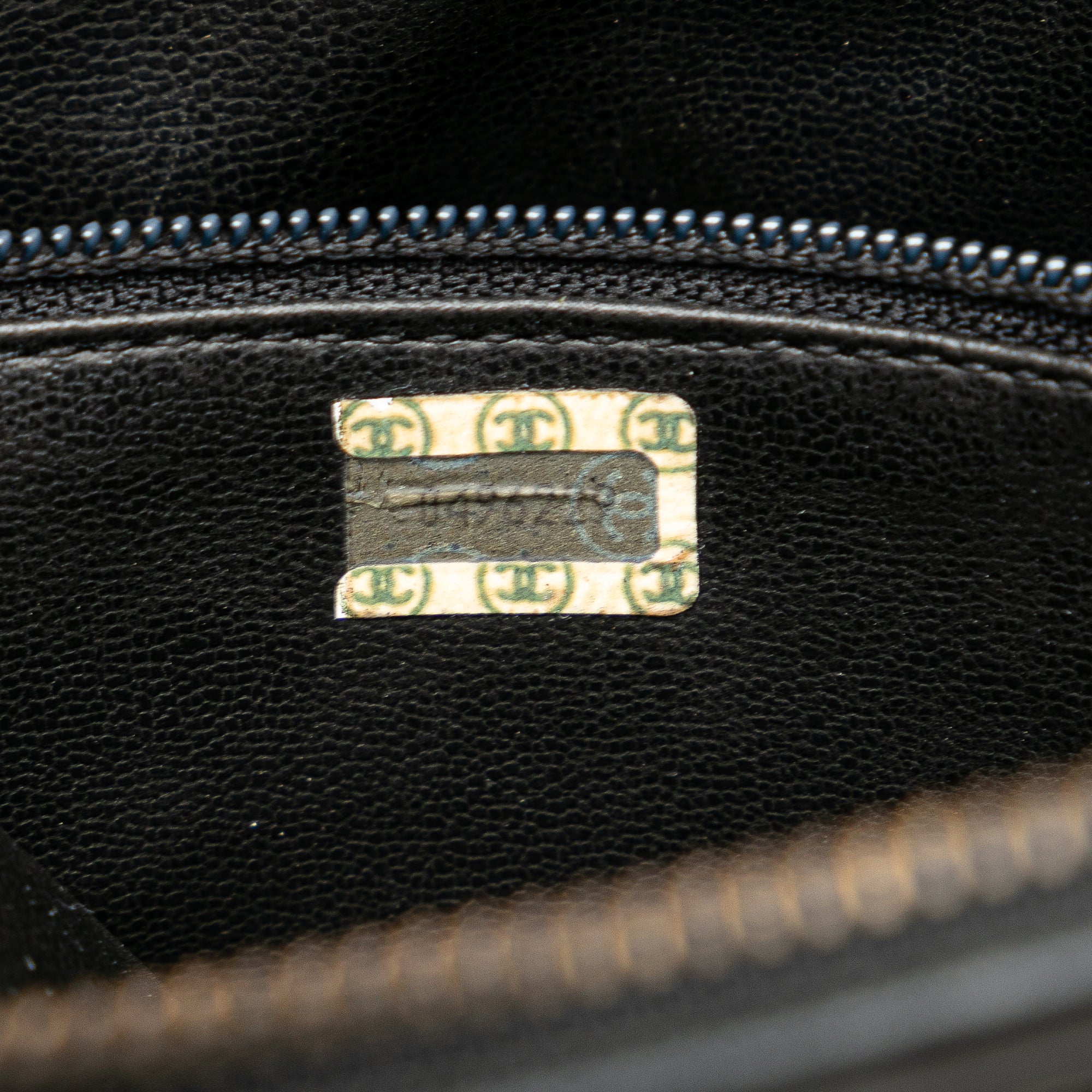 Chanel | Pre-Owned Quilted Lambskin Chain Crossbody | Black