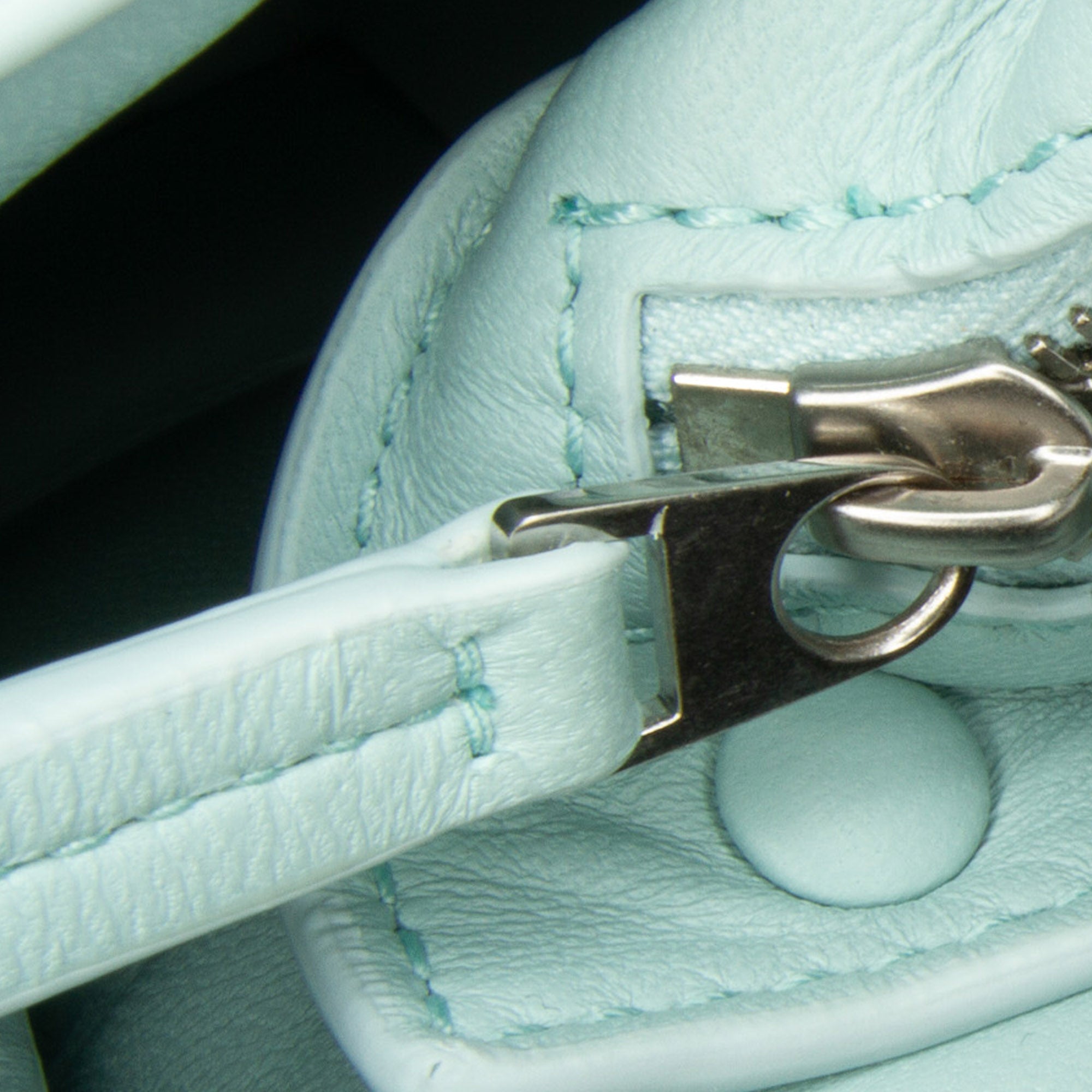 Bottega Veneta | Pre-Owned Nappa Intrecciato Padded Cassette Crossbody - I | Blue/Light Blue