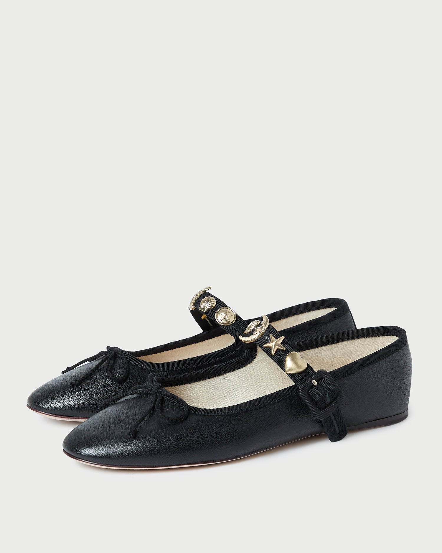 Color: Black/Gold