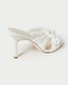 Color: Pearl