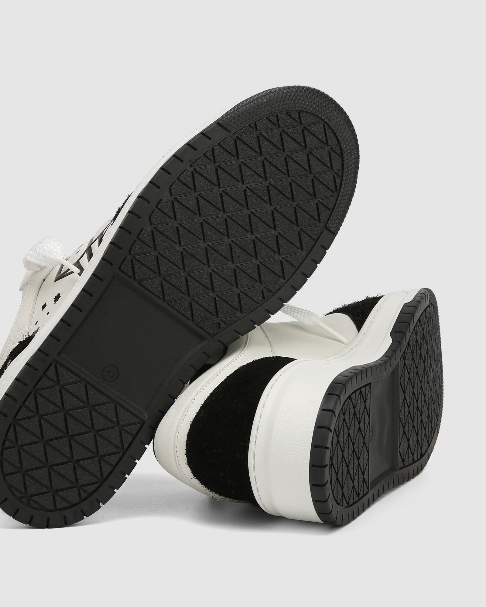 Mens | CM-00 Leather/Hairy Suede Combo Sneaker | White/Black