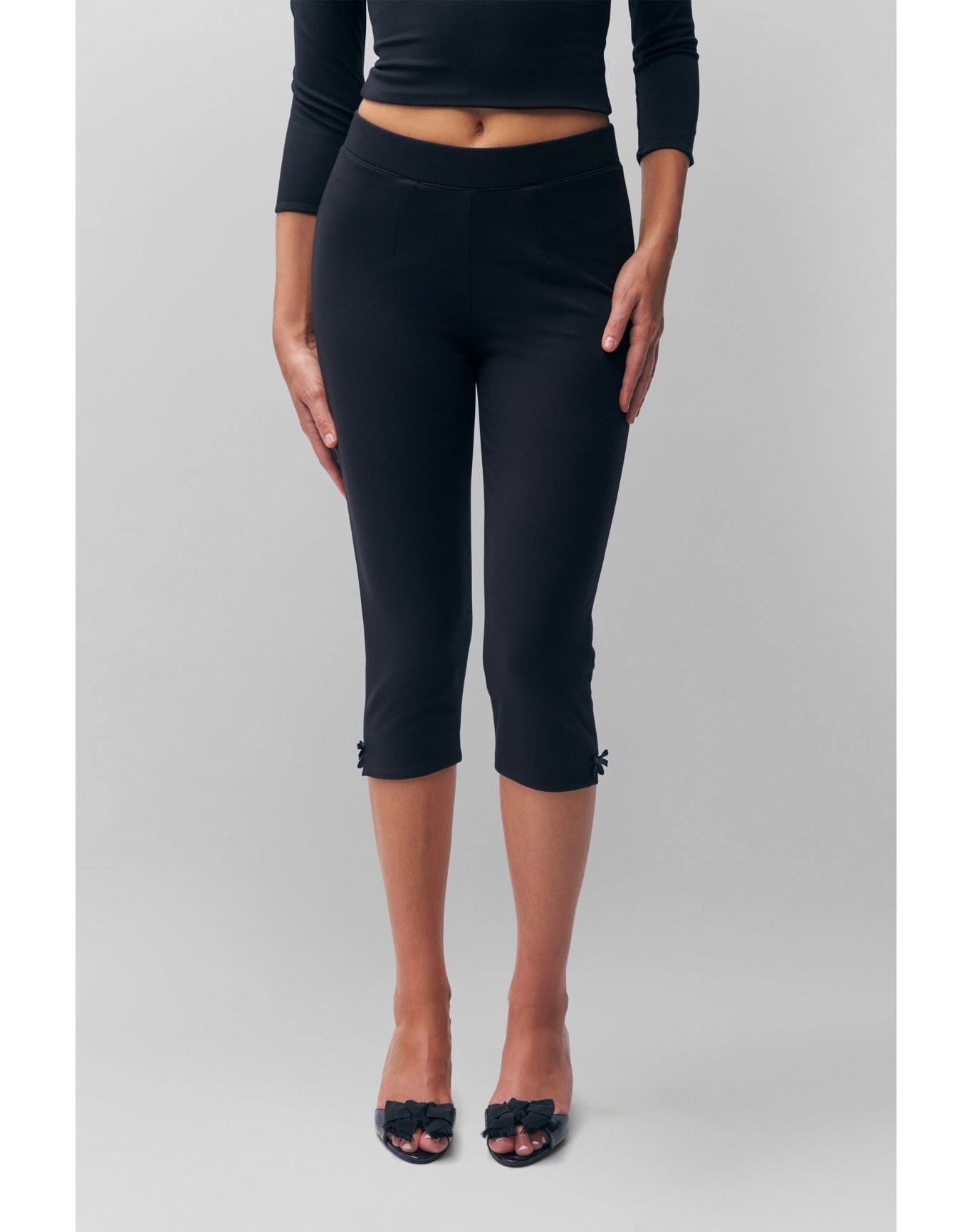 Caria Capri | Black