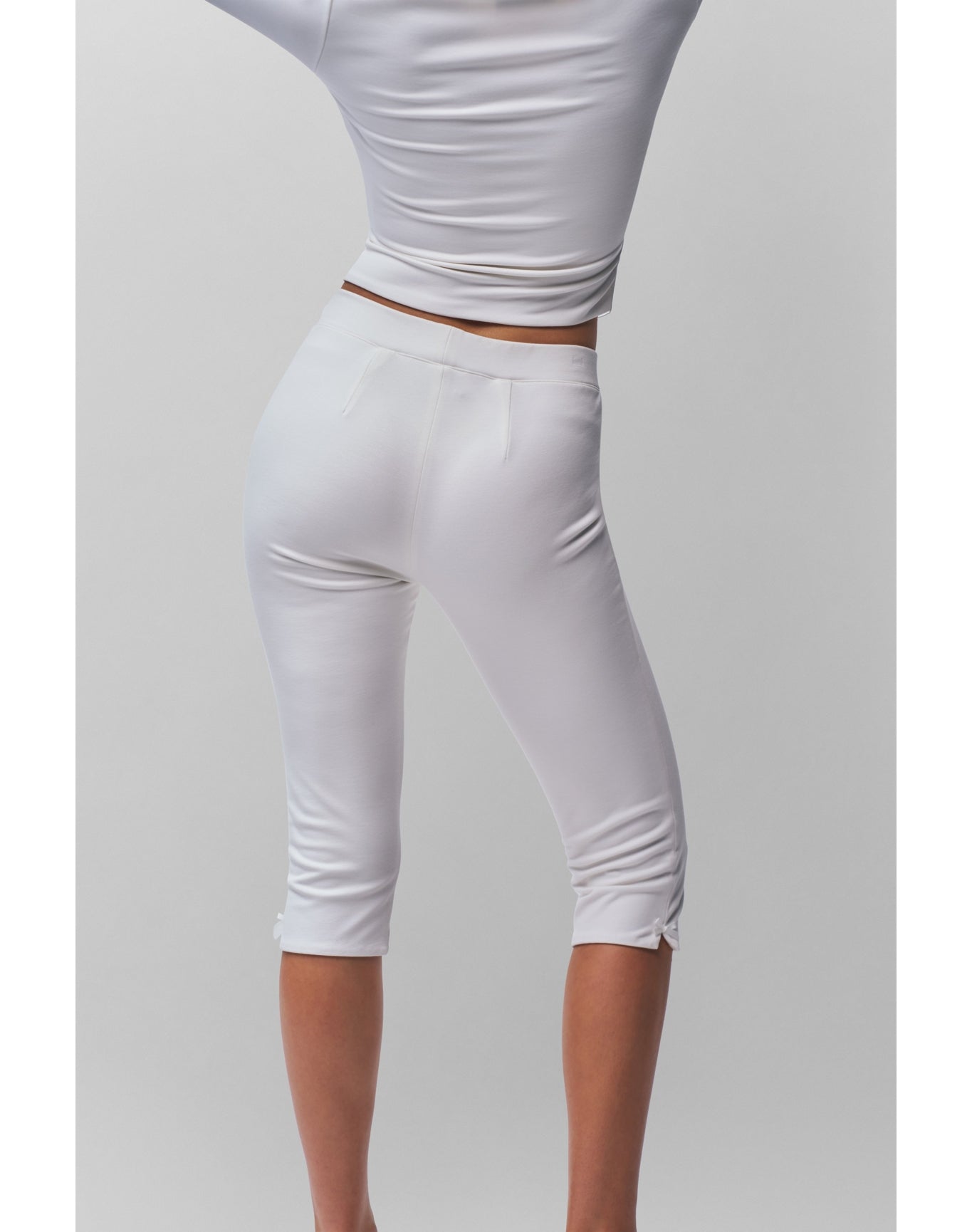 Caria Capri | White
