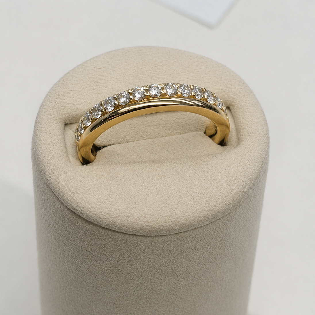 Ridge Band | 14K Yellow Gold | White Lab Diamond