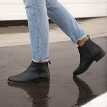 Image 1 of the Classic Chelsea Commuter Boot Black/Black on model