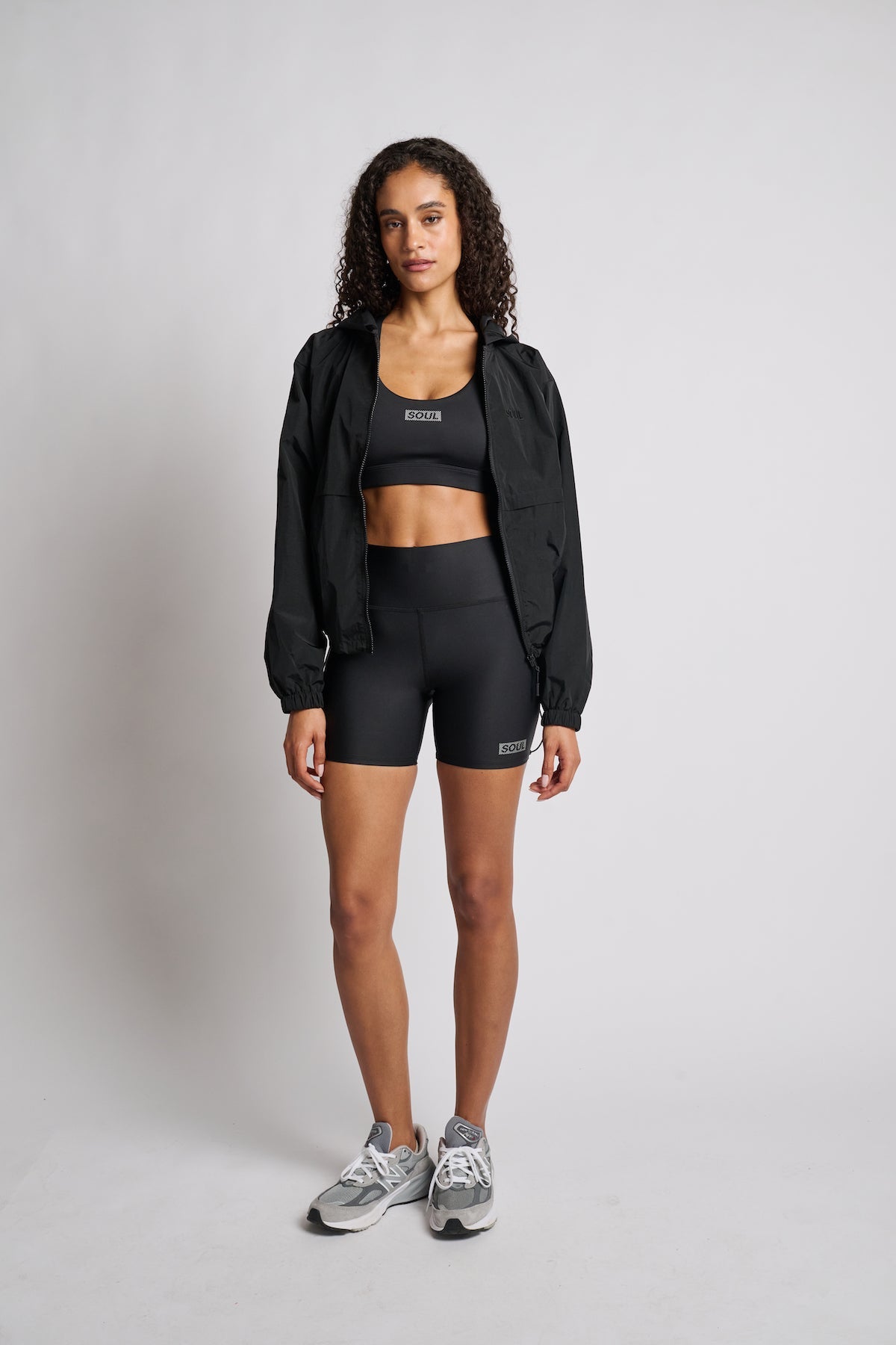 Women | Soul by SoulCycle | Cropped Windbreaker | Black