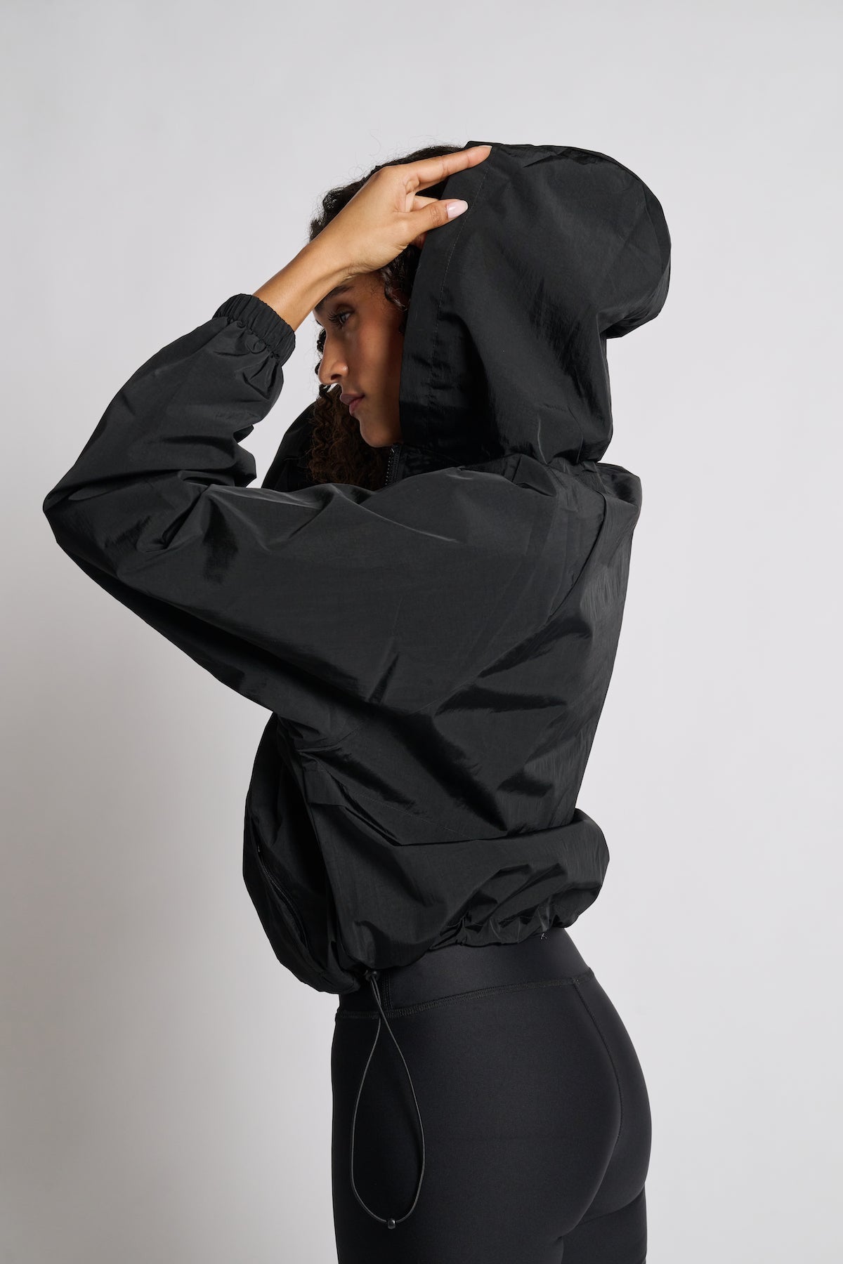 Women | Soul by SoulCycle | Cropped Windbreaker | Black
