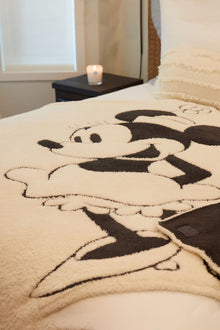 CozyChic Classic Mickey Mouse Blanket | Cream/Carbon