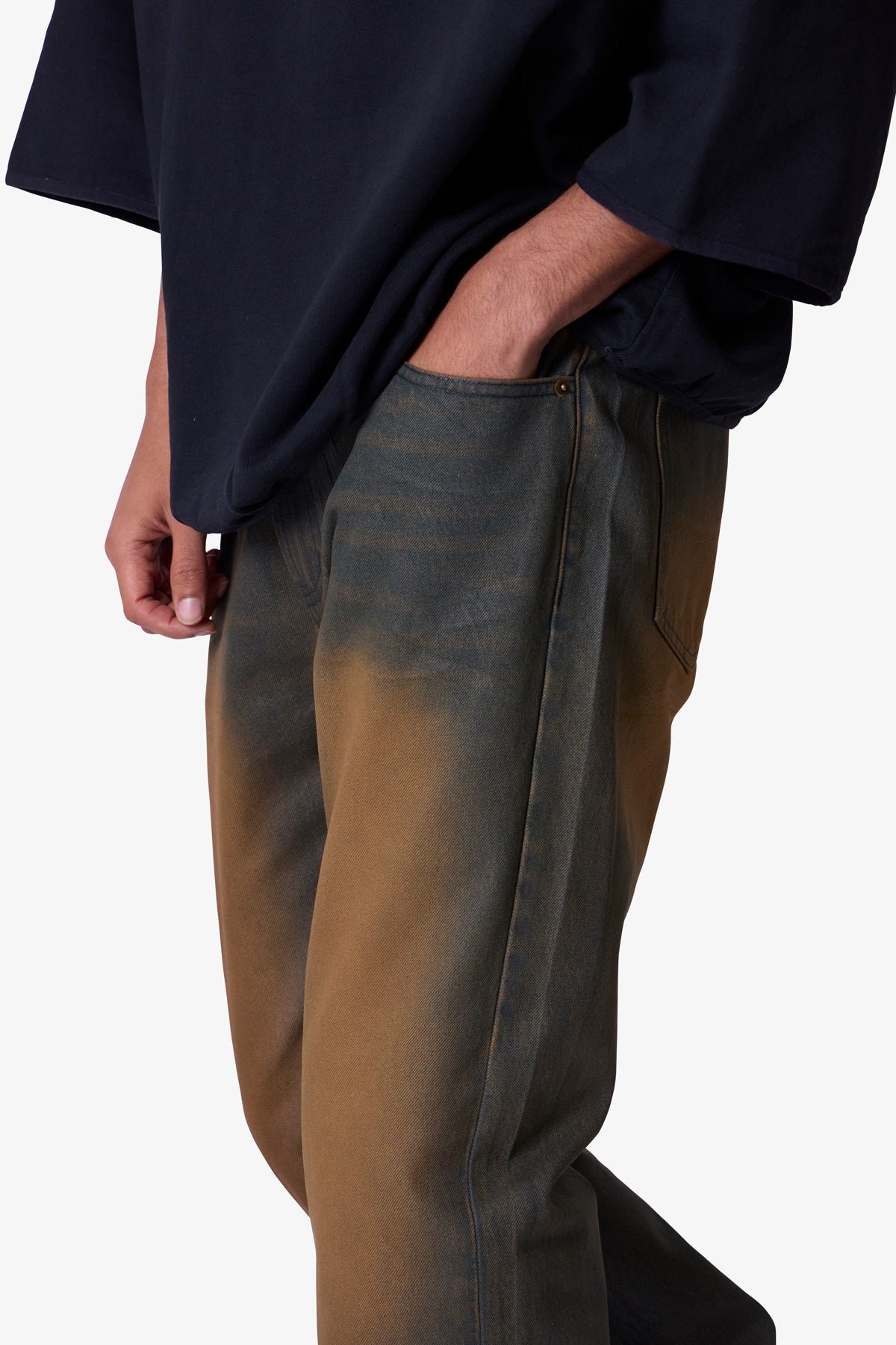 D732 Rust Wash Denim | Black/Brown