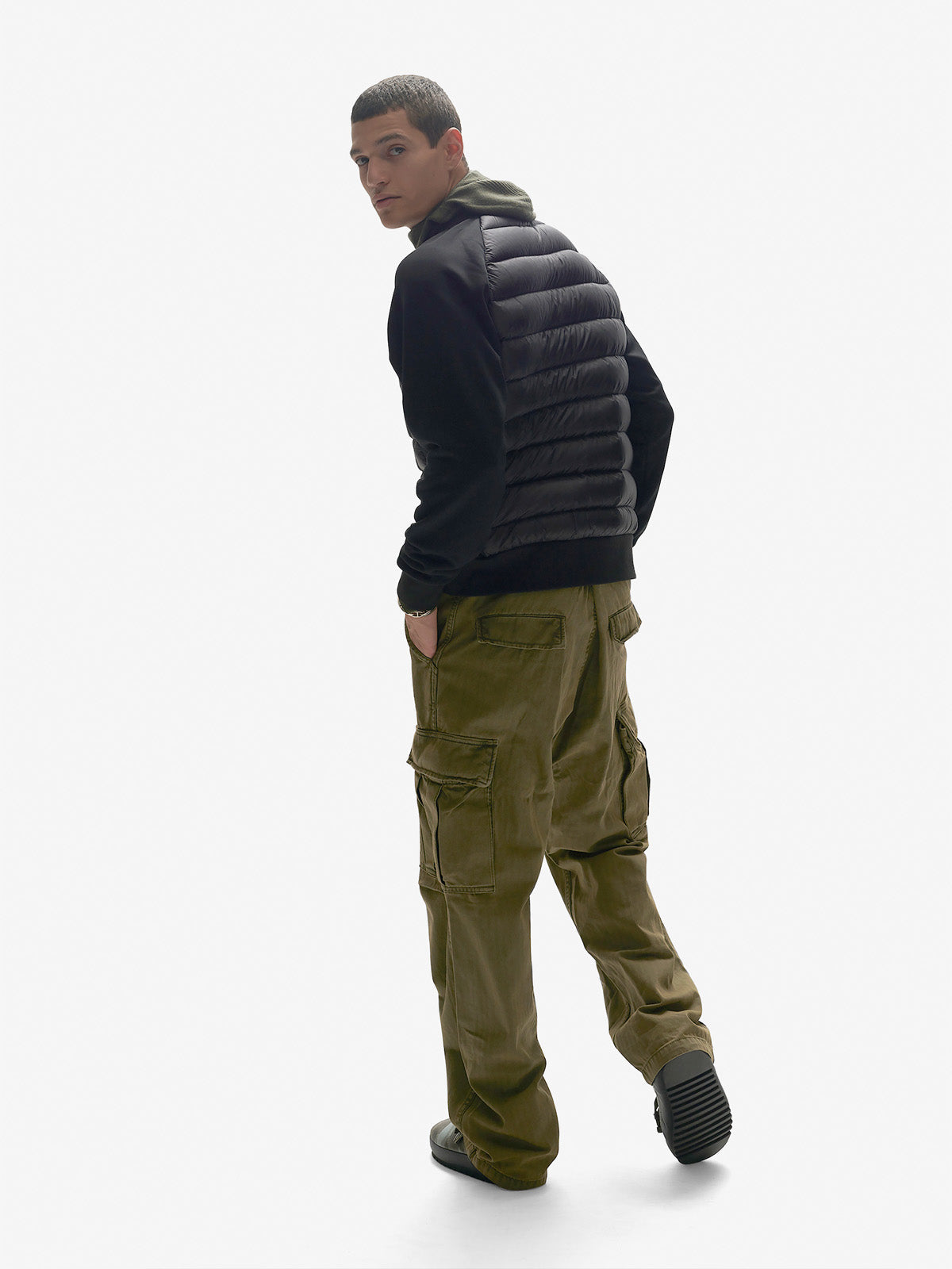 Man DOWN CREw SWEATER - Black - back