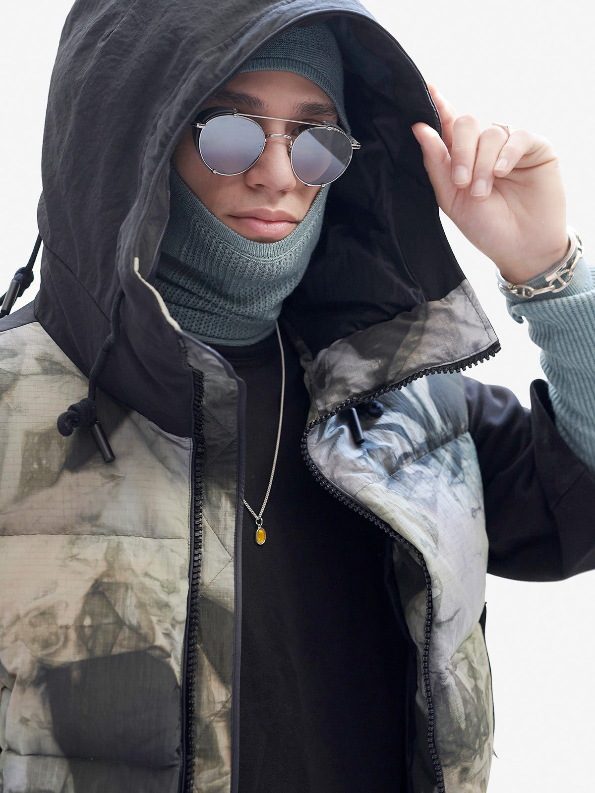 Man HOODED DOWN VEST - Rekall Tie - hood up