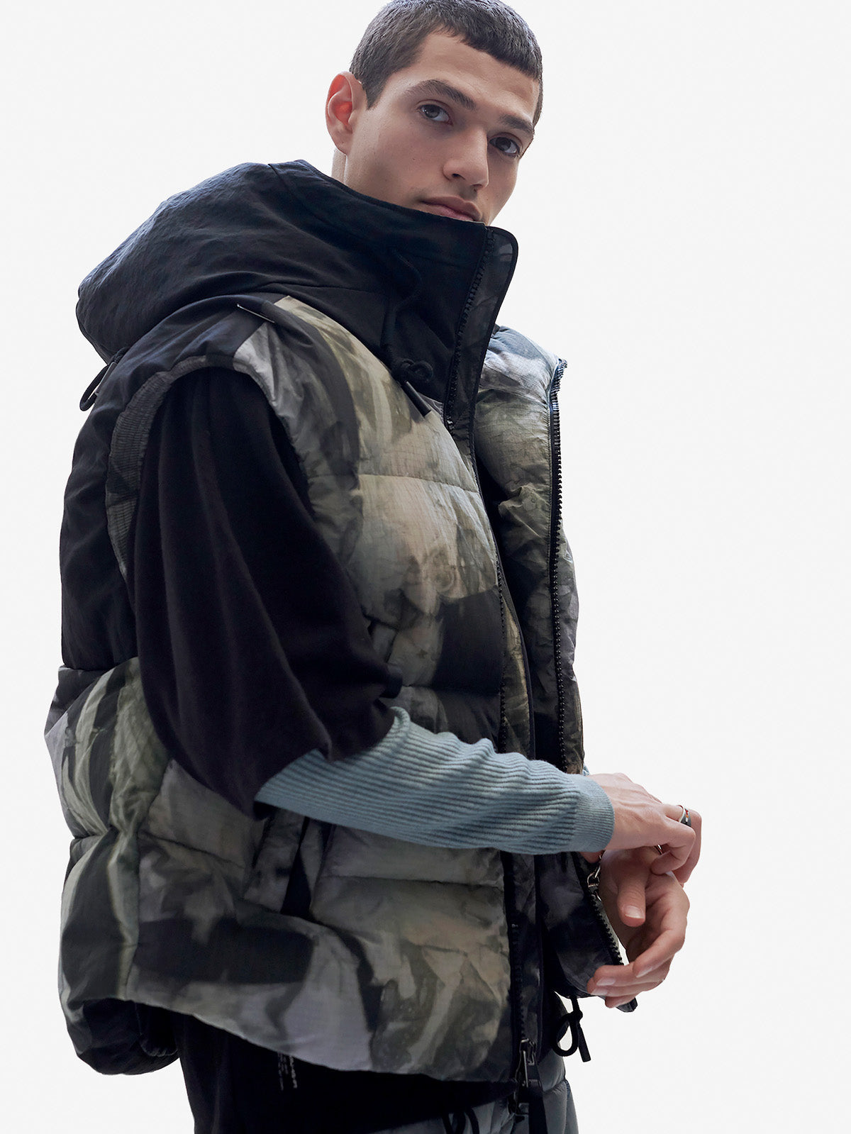 Man HOODED DOWN VEST - Rekall Tie - side