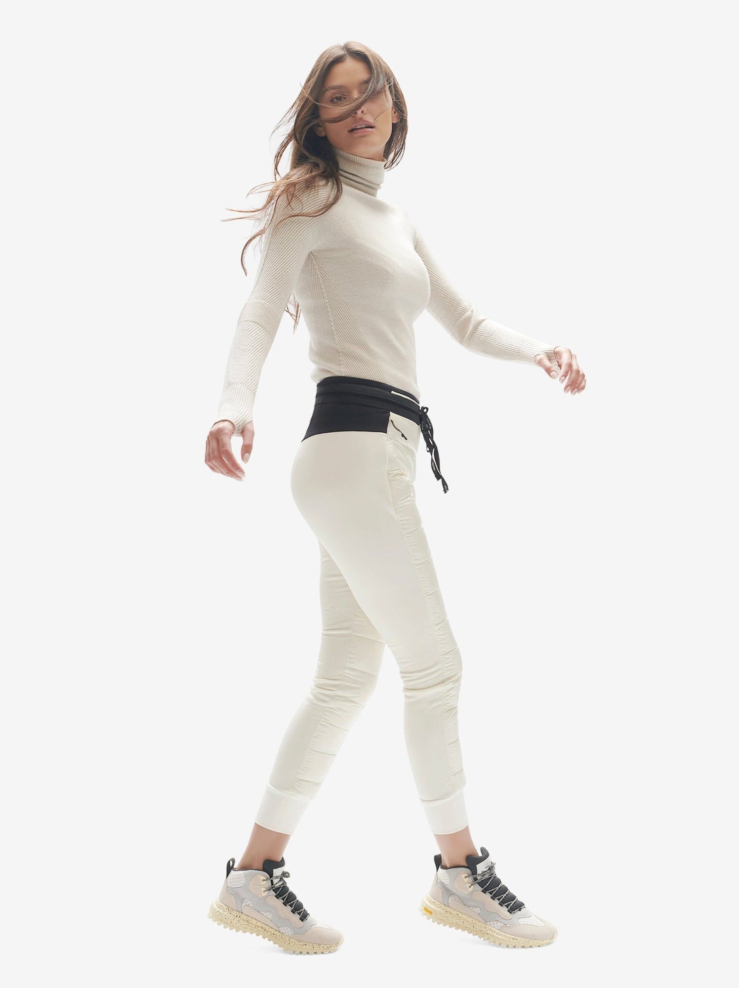 Woman HYBRID DOWN JOGGER - Pearl - right side