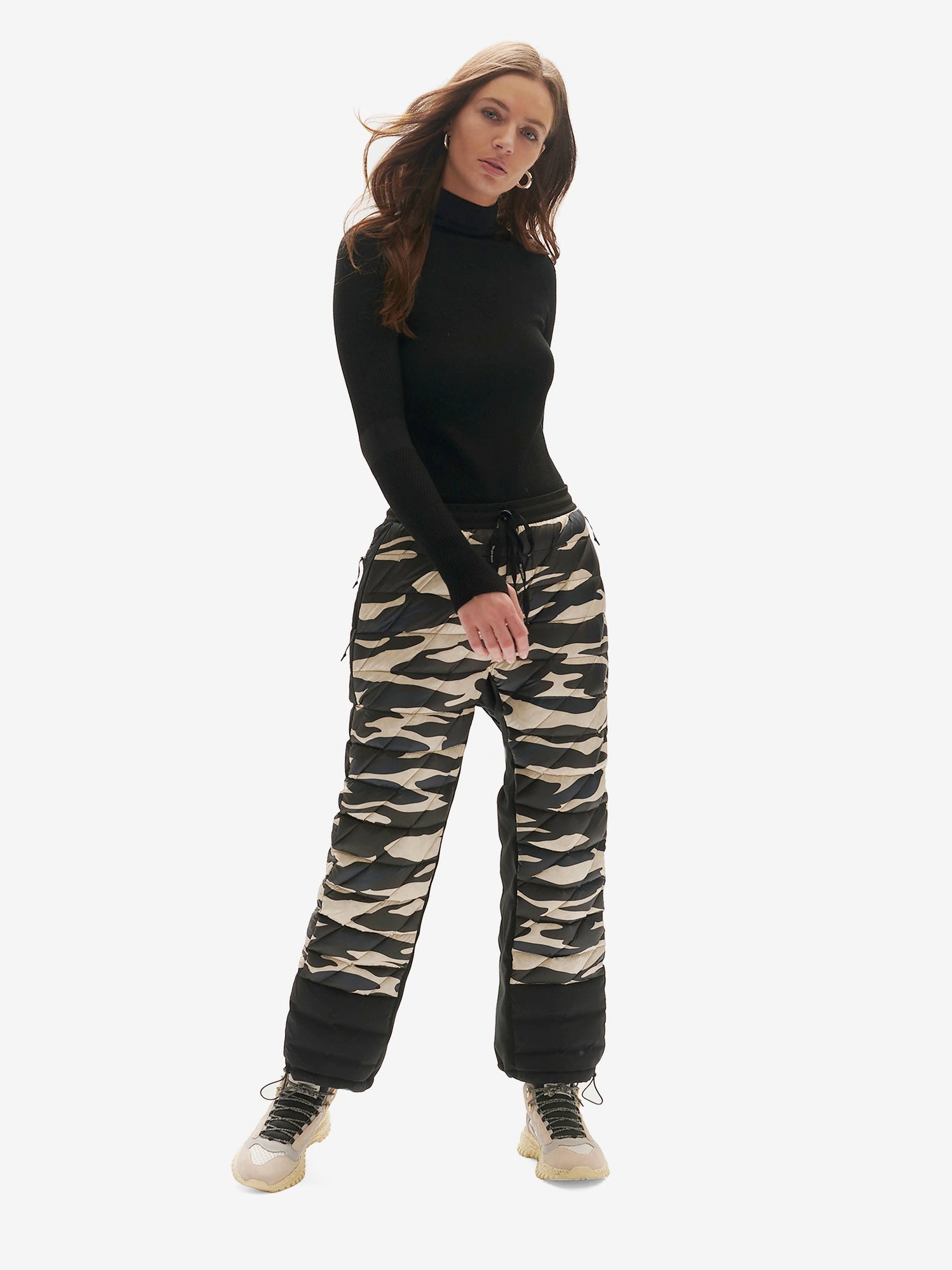 Woman HYBRID DOWN SWEATPANT - Zebra - front