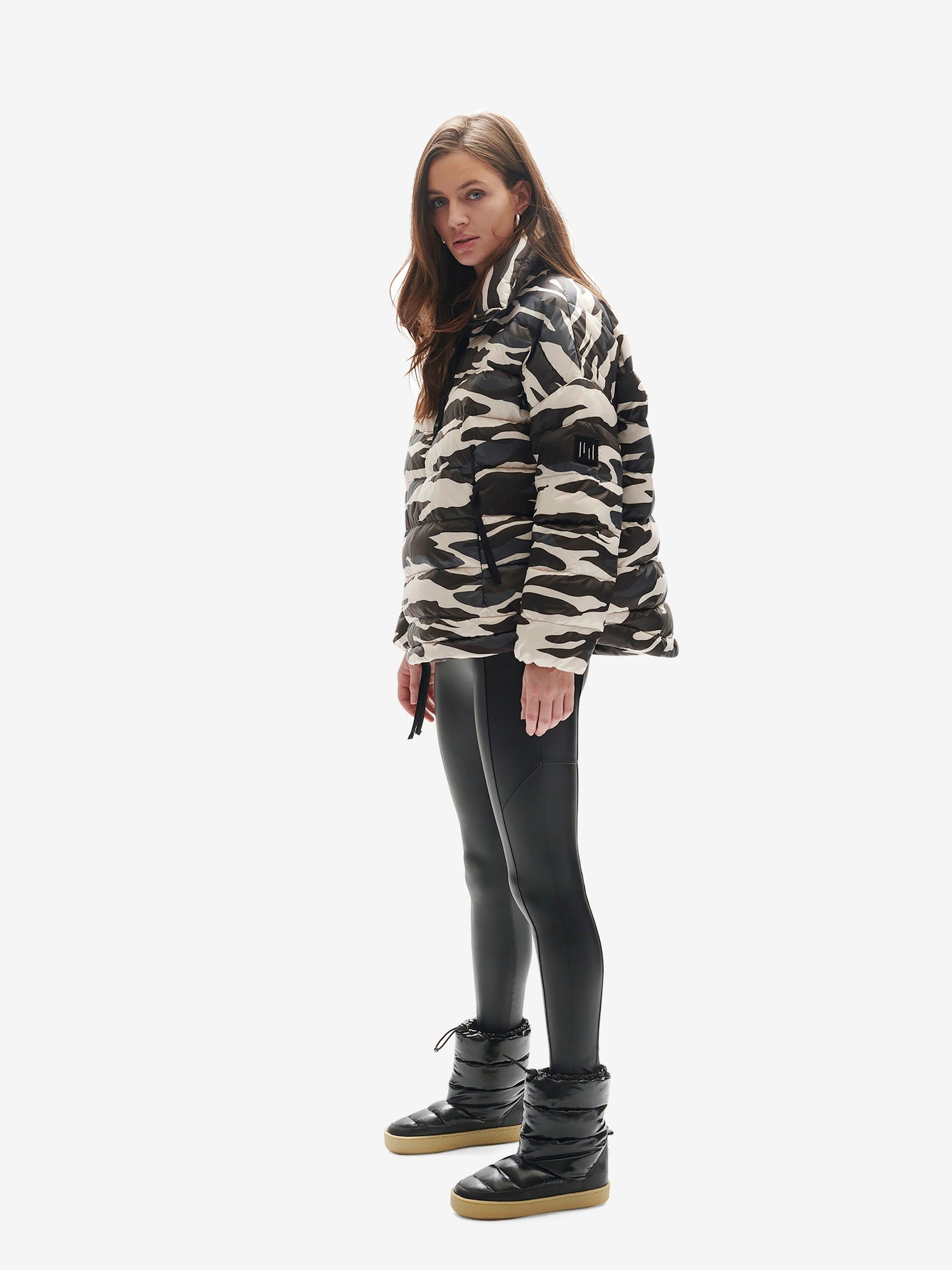 Woman DOWN HALF ZIP - Zebra - side