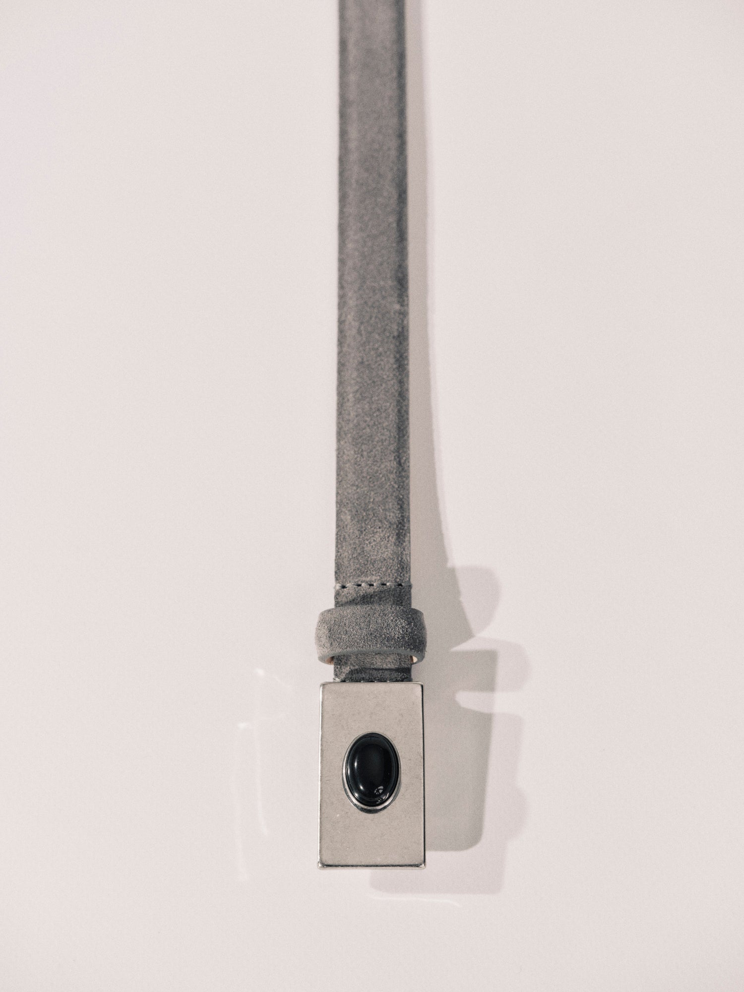 Signet Suede Stone Belt | Fog & Silver & Onyx