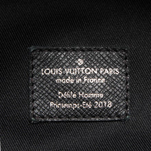 Louis Vuitton Pre-Owned Taiga Apollo | Women | Black