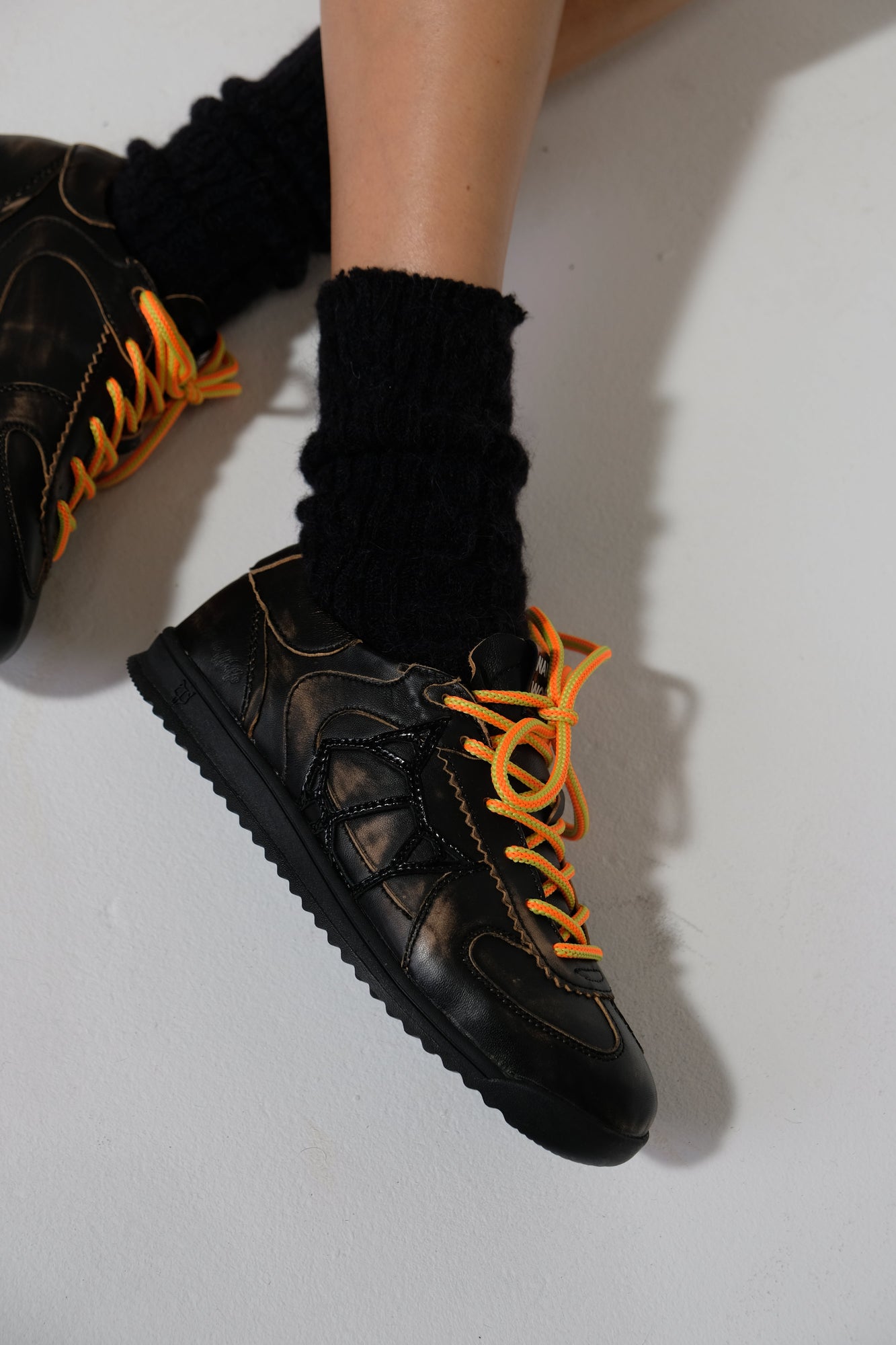 Womens | Exposuree Rub Off Alcohol Leather Sneaker | Black