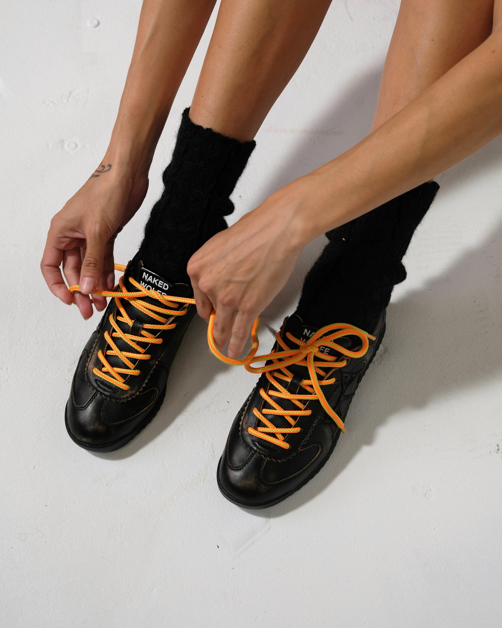 Womens | Exposuree Rub Off Alcohol Leather Sneaker | Black