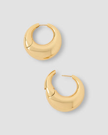 Dylan Huggies earring - side view | gold huggie earrings