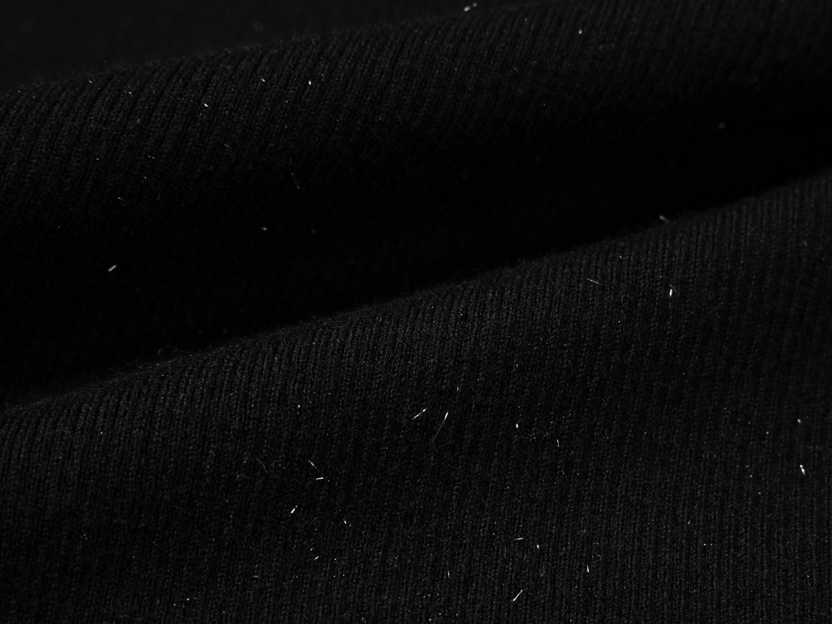 Wool V-Neck Fit Sweater Top | Black