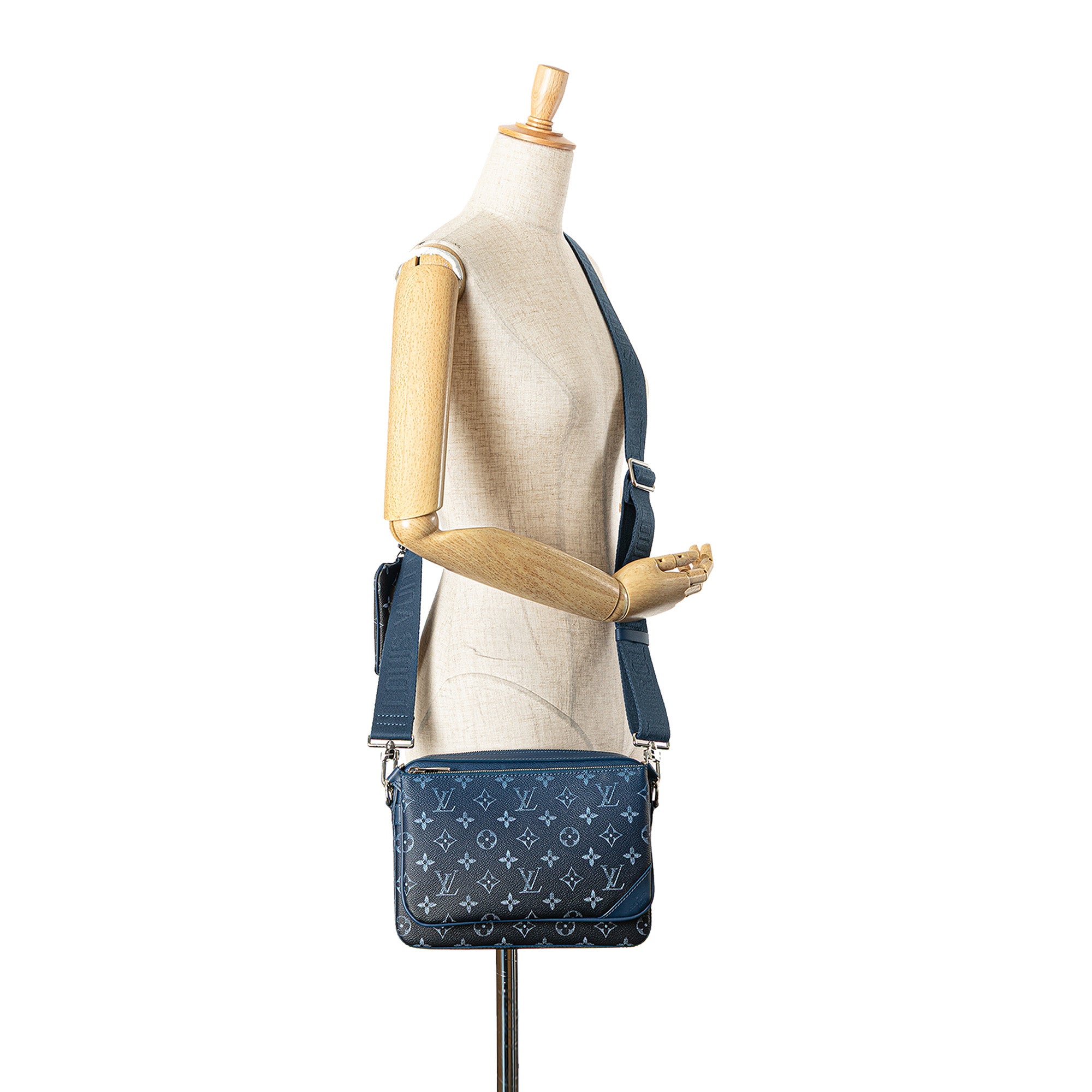 Louis Vuitton | Pre-Owned Monogram Gradient Trio Messenger | Blue/Navy
