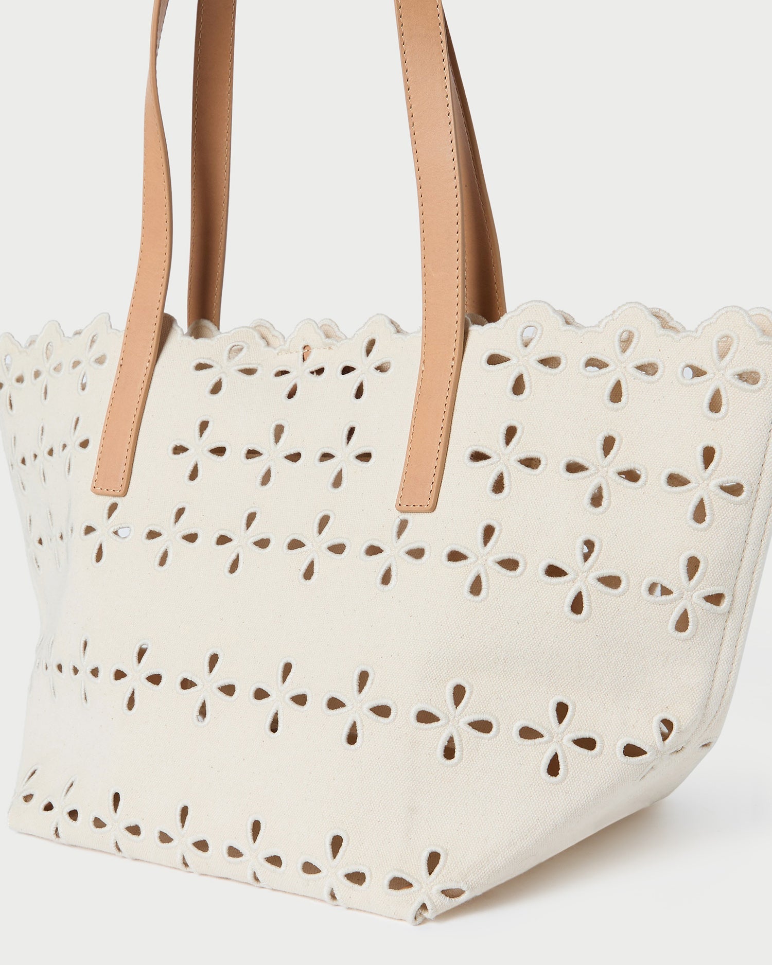 Color: Natural/Honey