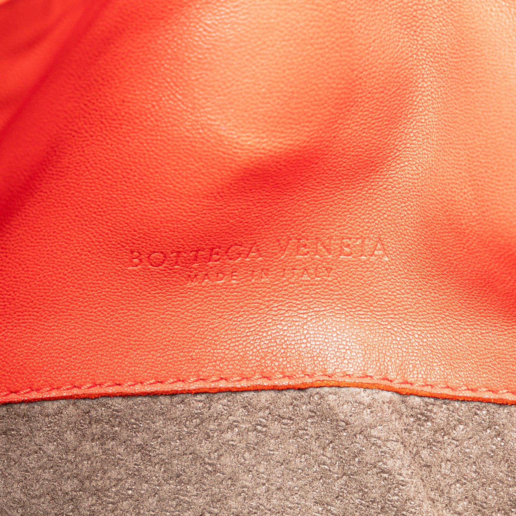 Bottega Veneta | Pre-Owned Nappa Intrecciato Parachute Tote | Red