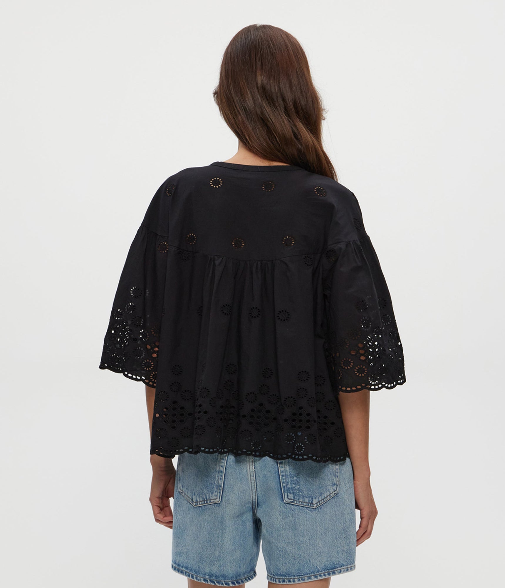 Gloria Eyelet Flutter Top | Black
