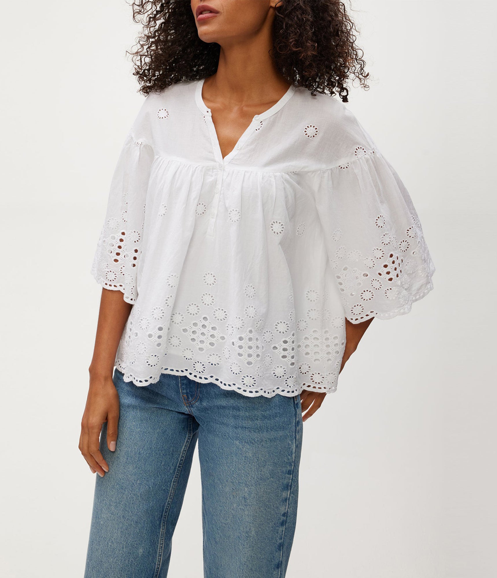 Gloria Eyelet Flutter Top | White