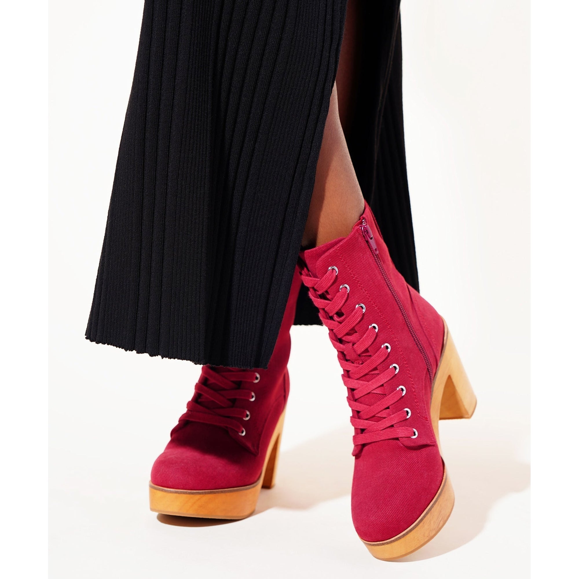 Echo Clog Boot | Deep Red