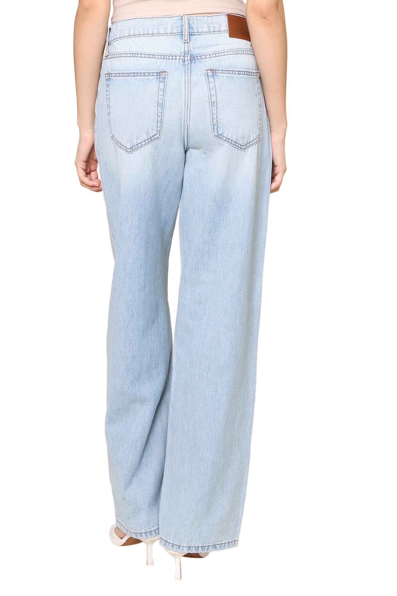 Hidden | Medium Light Wash Distressed High Rise Straight | Blue