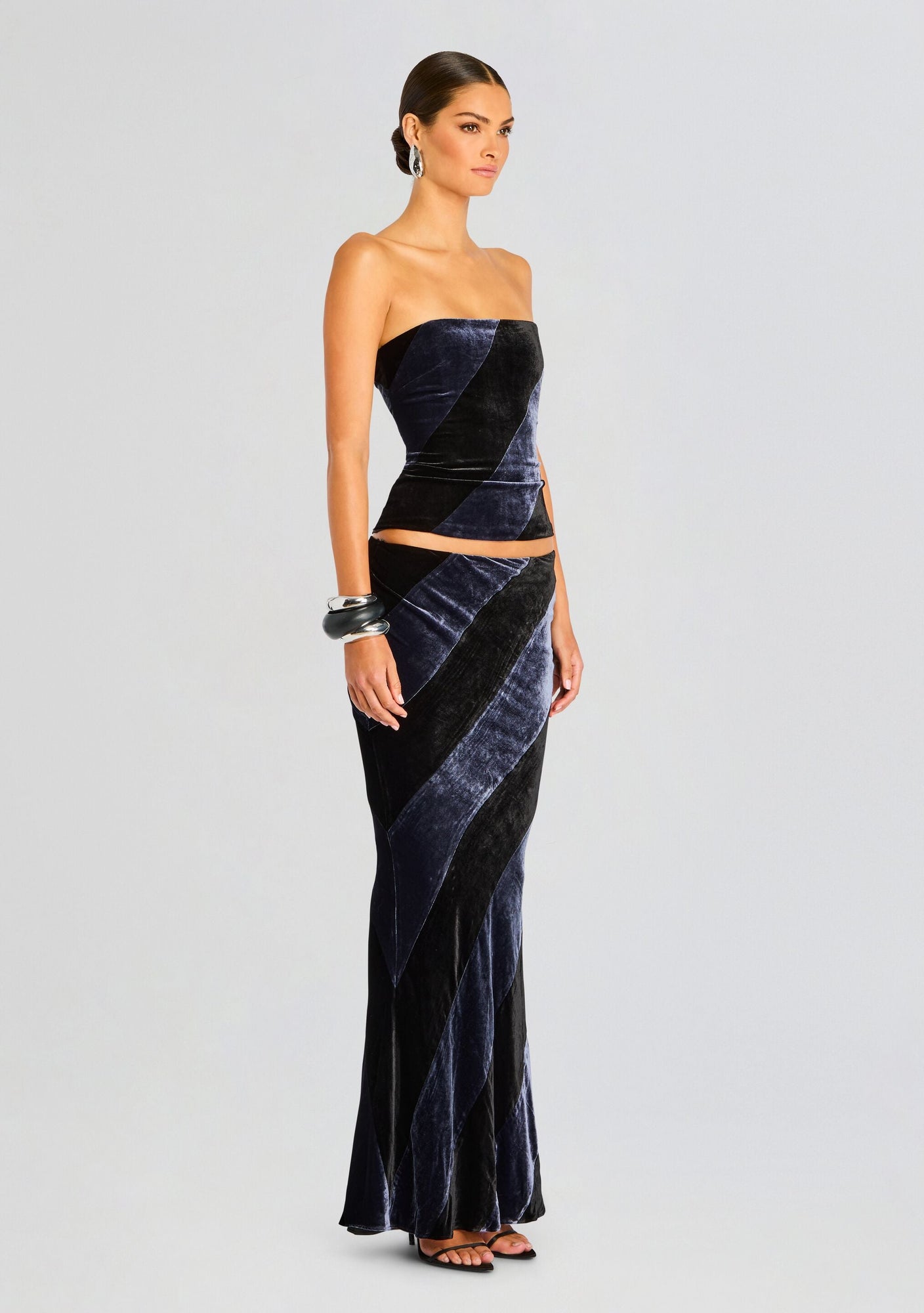 Venus Velvet Skirt | Black/Navy
