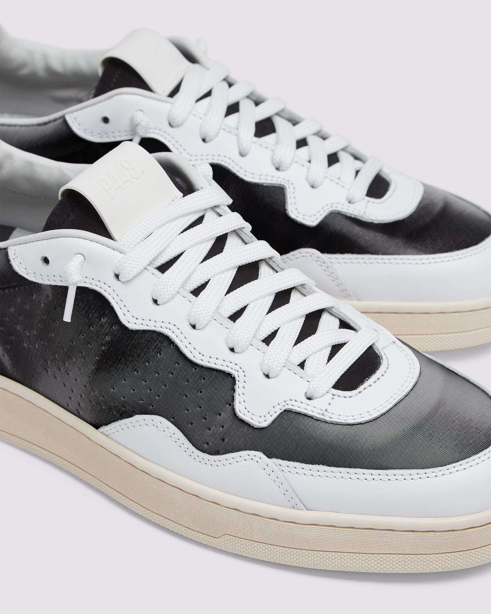 Men | Vert Foil Sneaker | Grey
