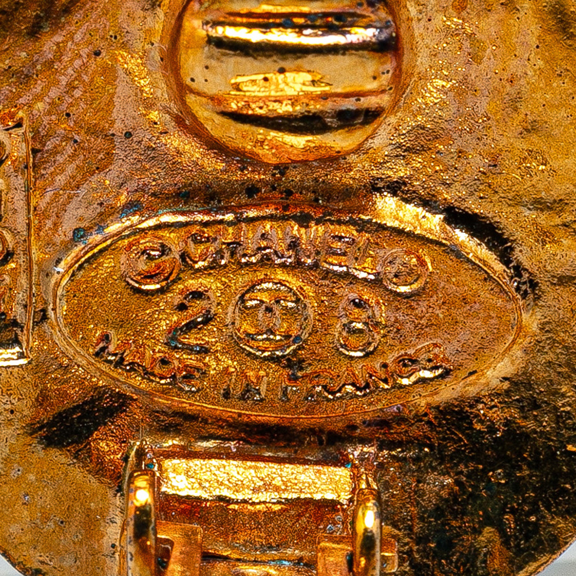 Chanel | Pre-Owned Gold Plated CC Round Clip On Earrings - III | Gold