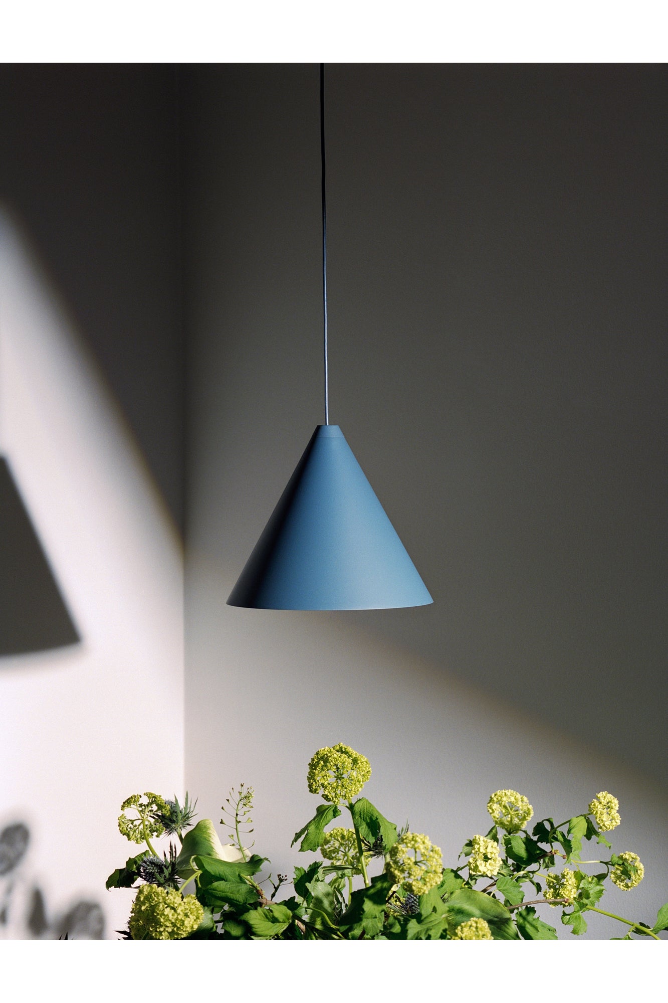 String Light Cone Suspension 22m App | Blue