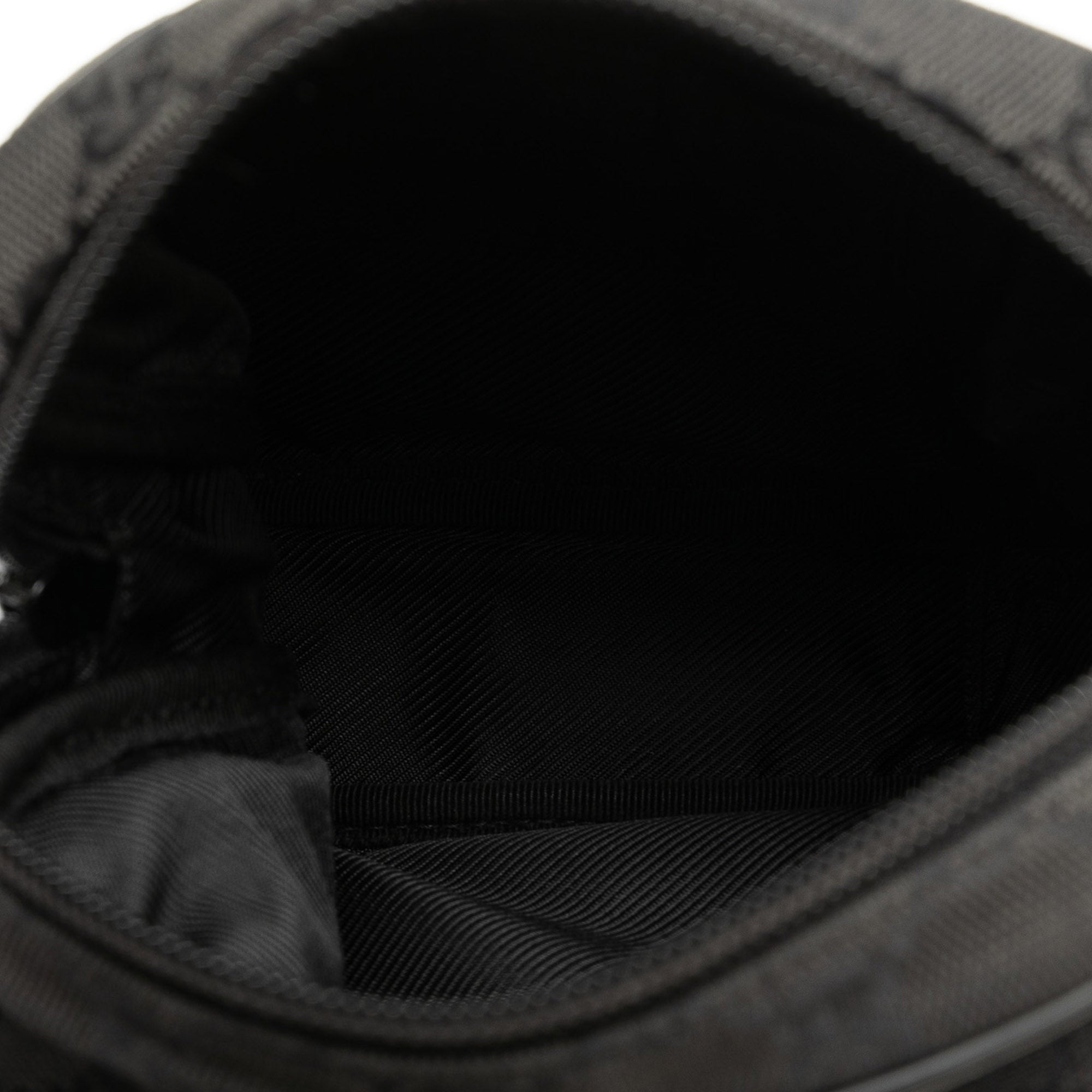 Gucci | Pre-Owned GG Canvas Jackie Crossbody | Black