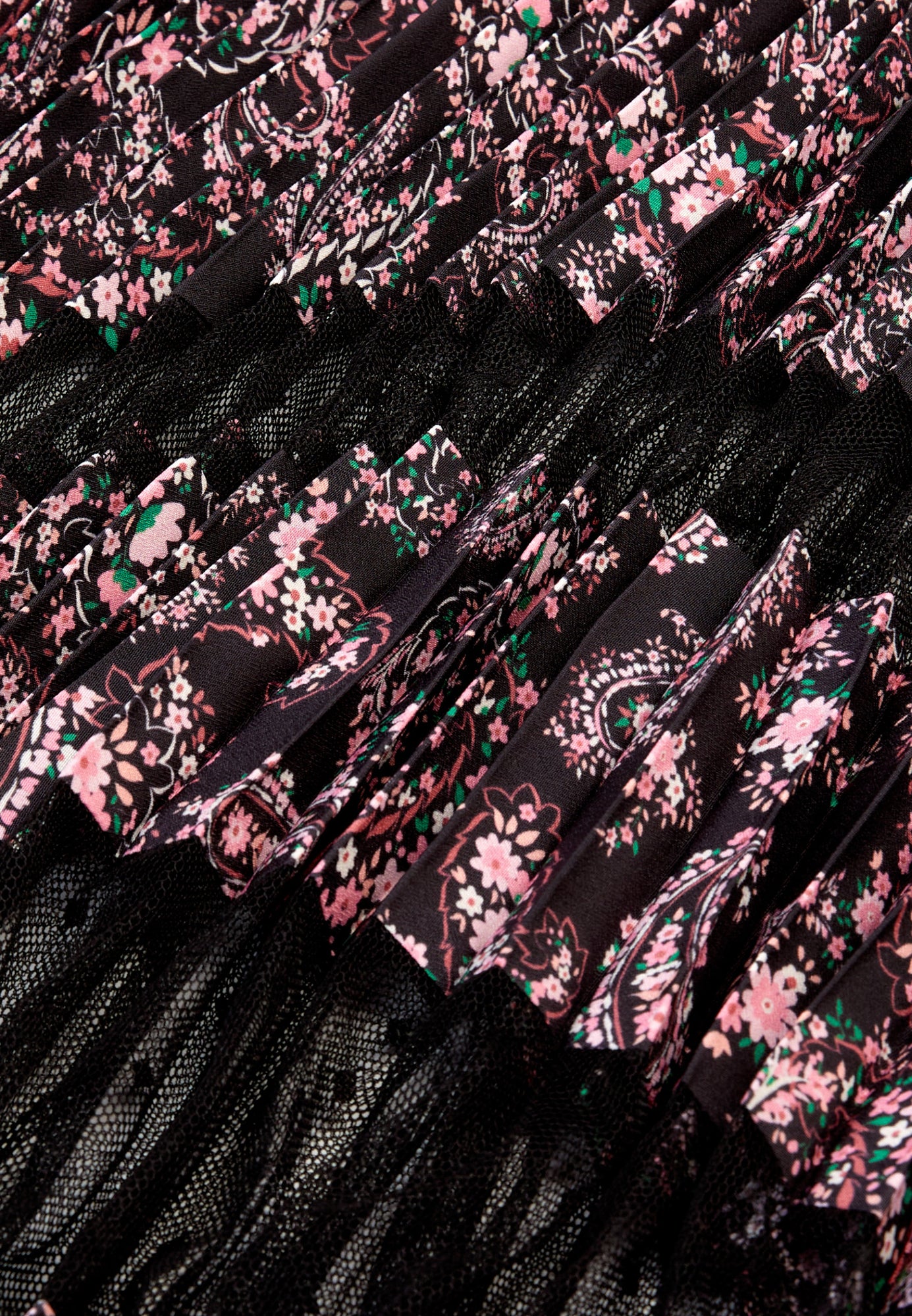 Paisley Print Pleated Long Skirt With Mesh Inserts | Women | Black x Pink