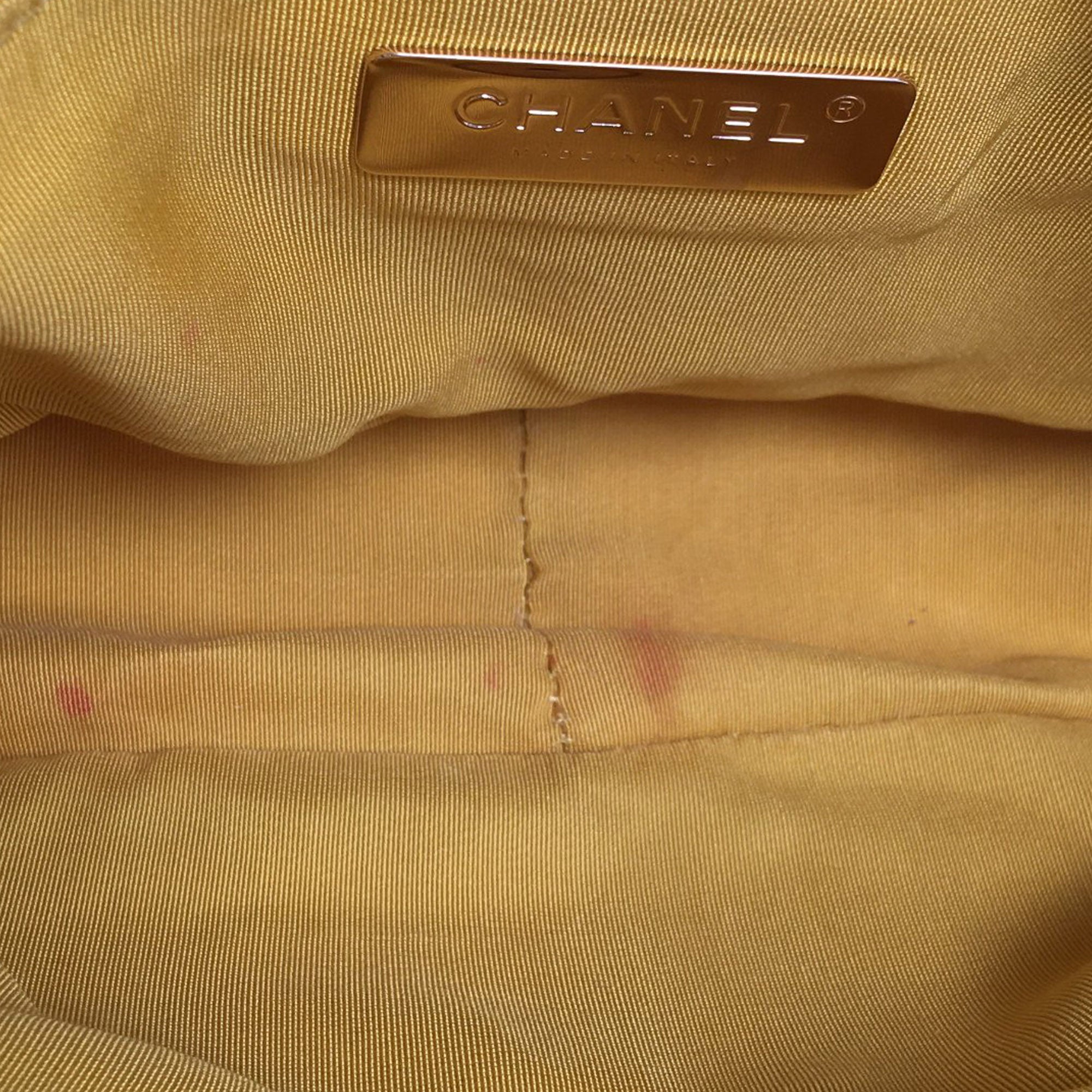 Chanel | Pre-Owned Medium Canvas 19 Flap | Yellow