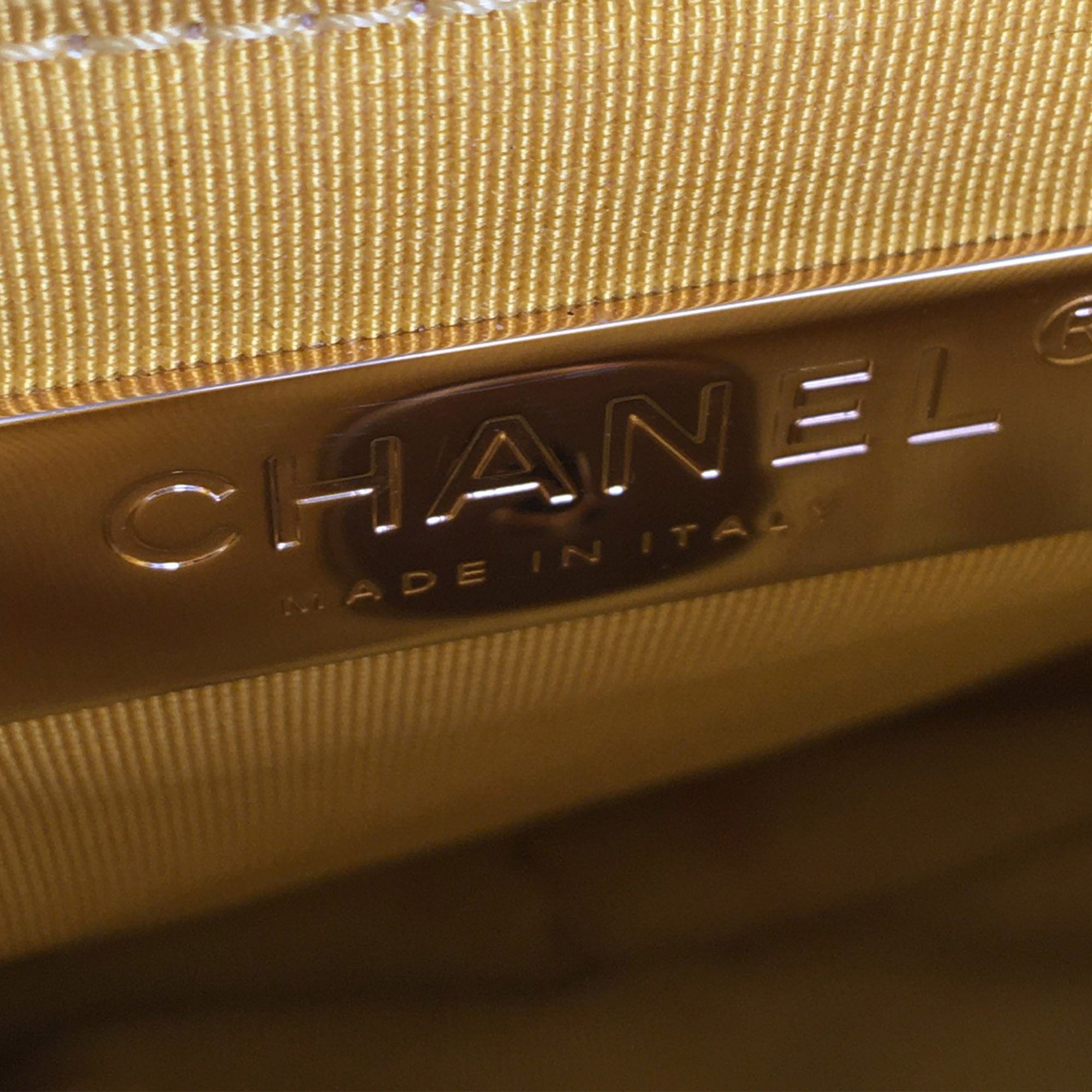 Chanel | Pre-Owned Medium Canvas 19 Flap | Yellow