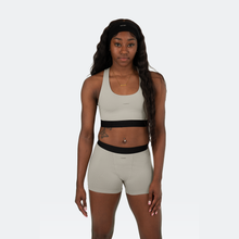 Parris wears a size M