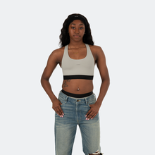 Parris wears a size M