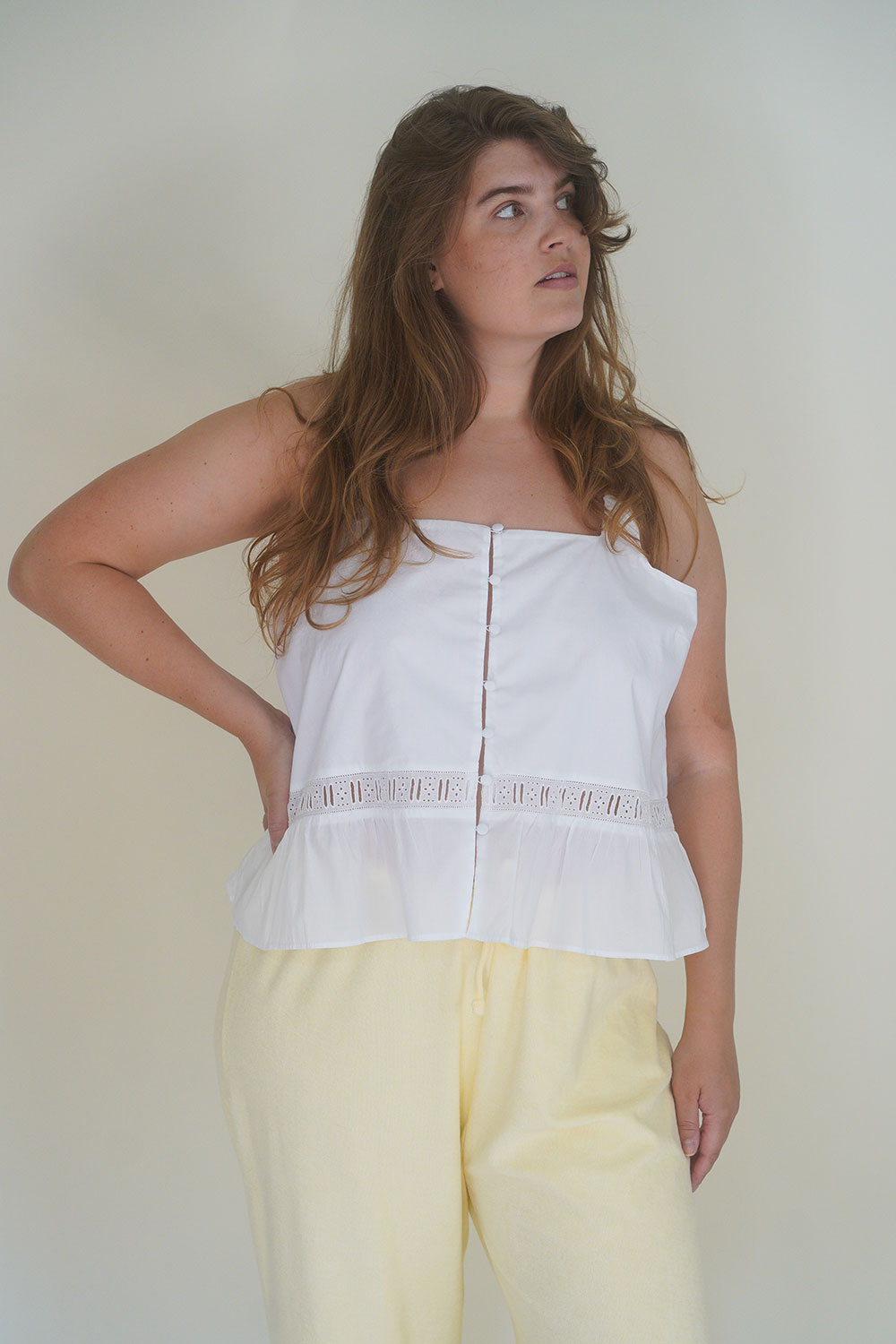 Airy poplin buttoned top white